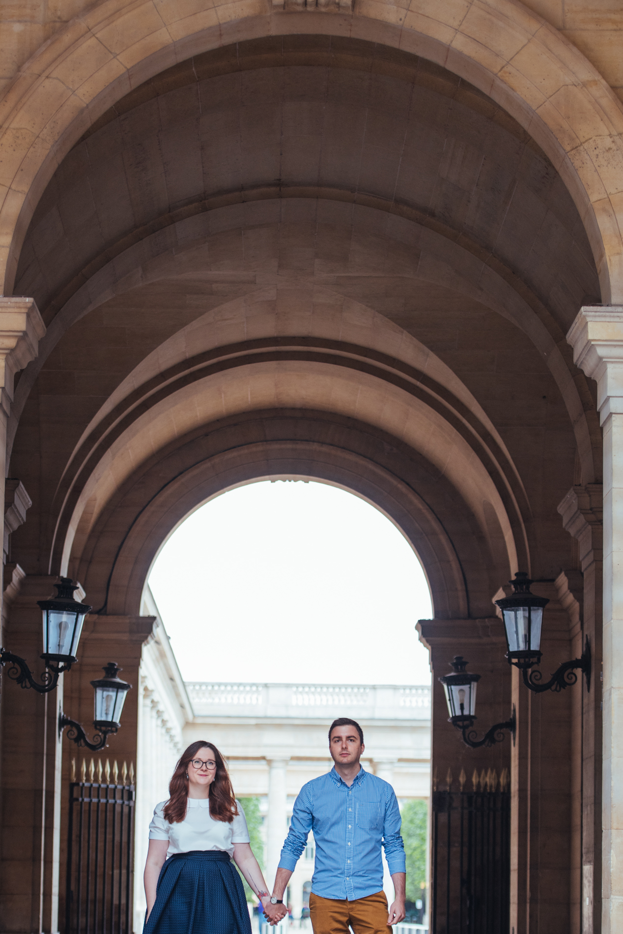 seance-engagement-paris-maldeme-photographe-palais royal-1