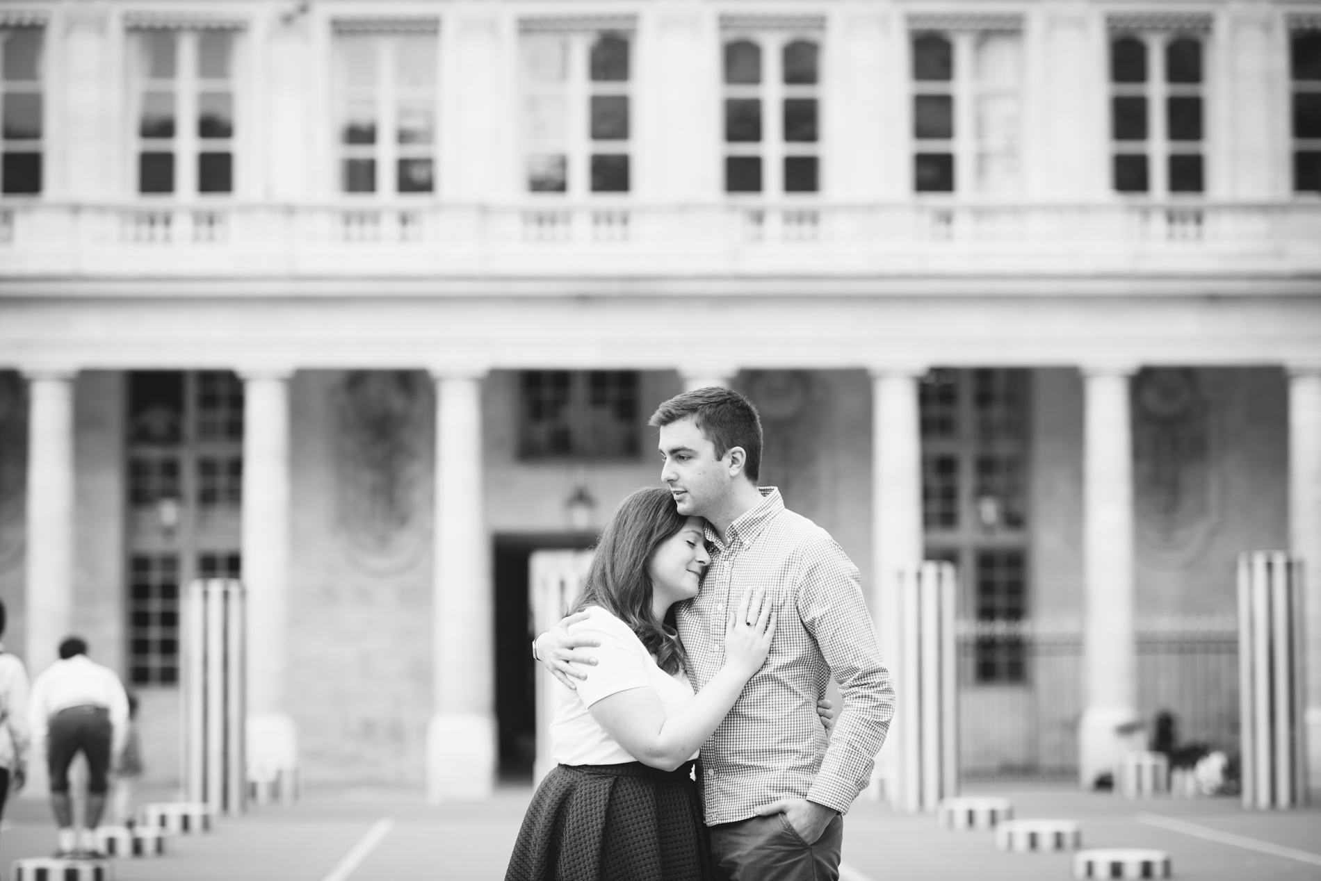 seance-engagement-paris-maldeme-photographe-palais royal-9